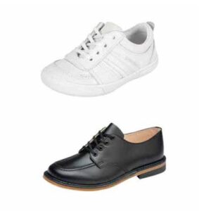 1 kit de un par de tenis y 1 par de zapatos escolares